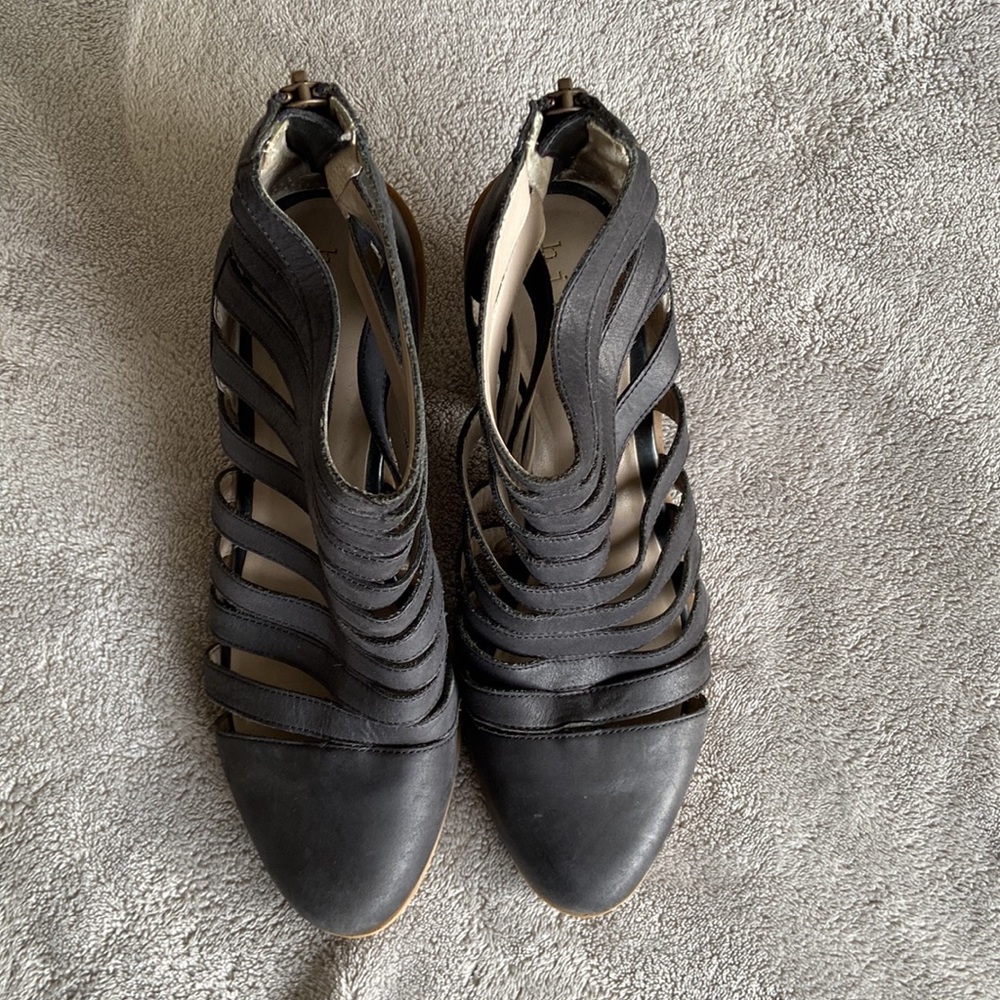 Hinge Dresden Caged Leather Booties